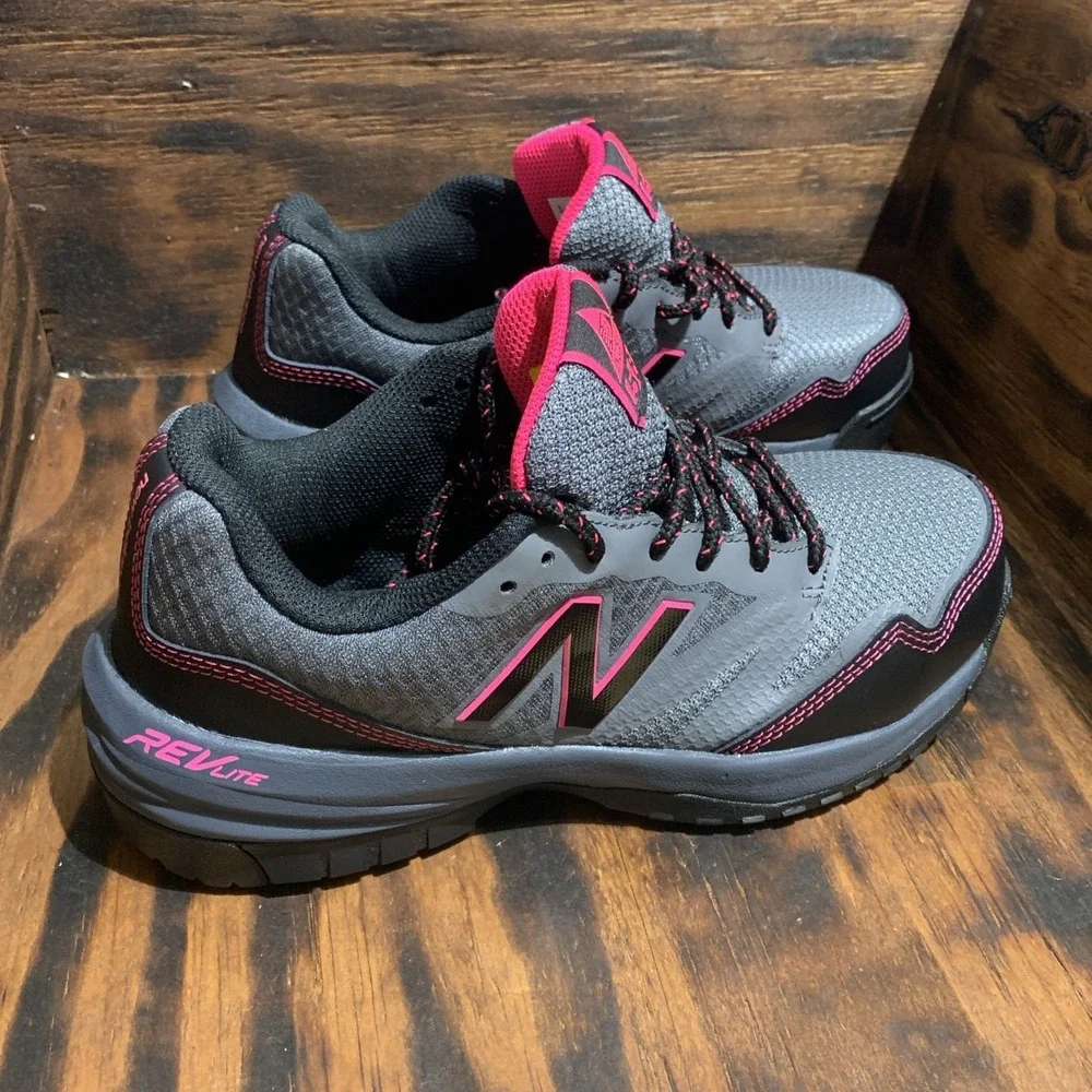 New Balance 589‎ Industrial Composite Toe Shoe Women 7.5B Pink Gray ASTM Safety